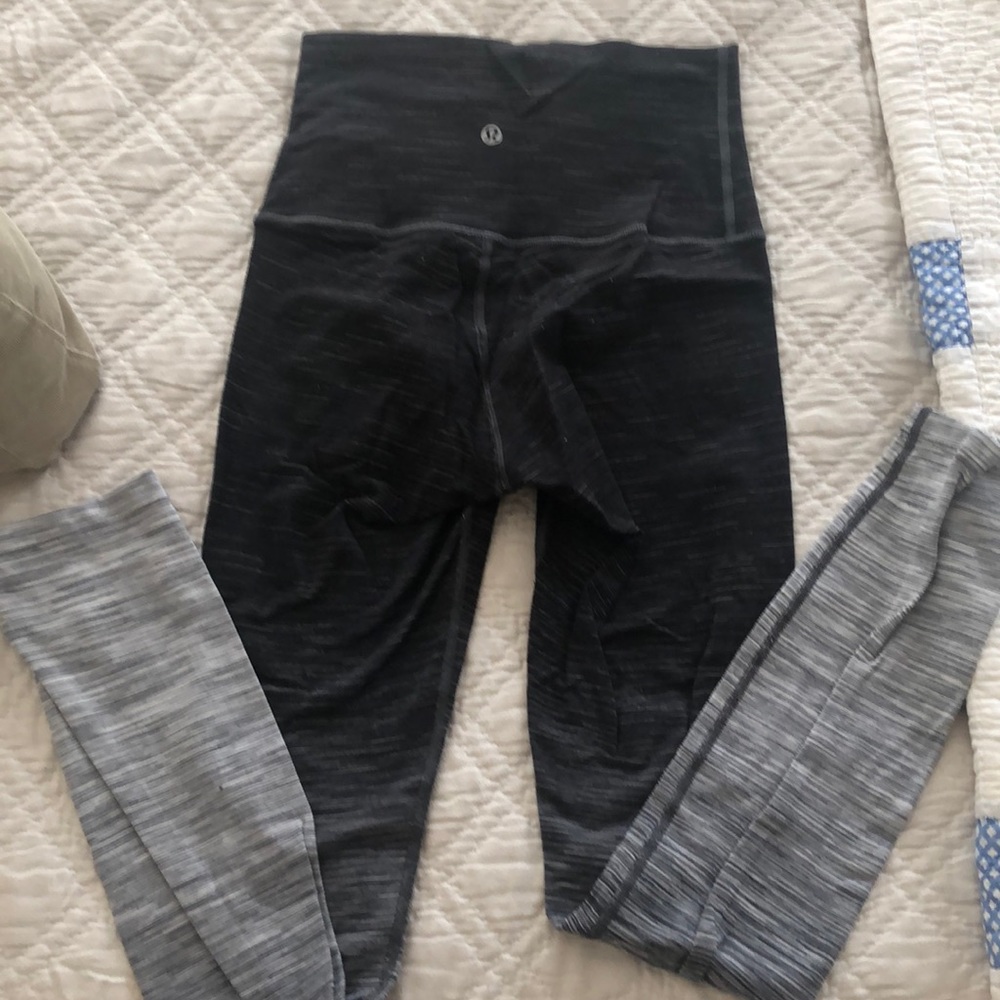 Lululemon women’s leggings - Wunder Under